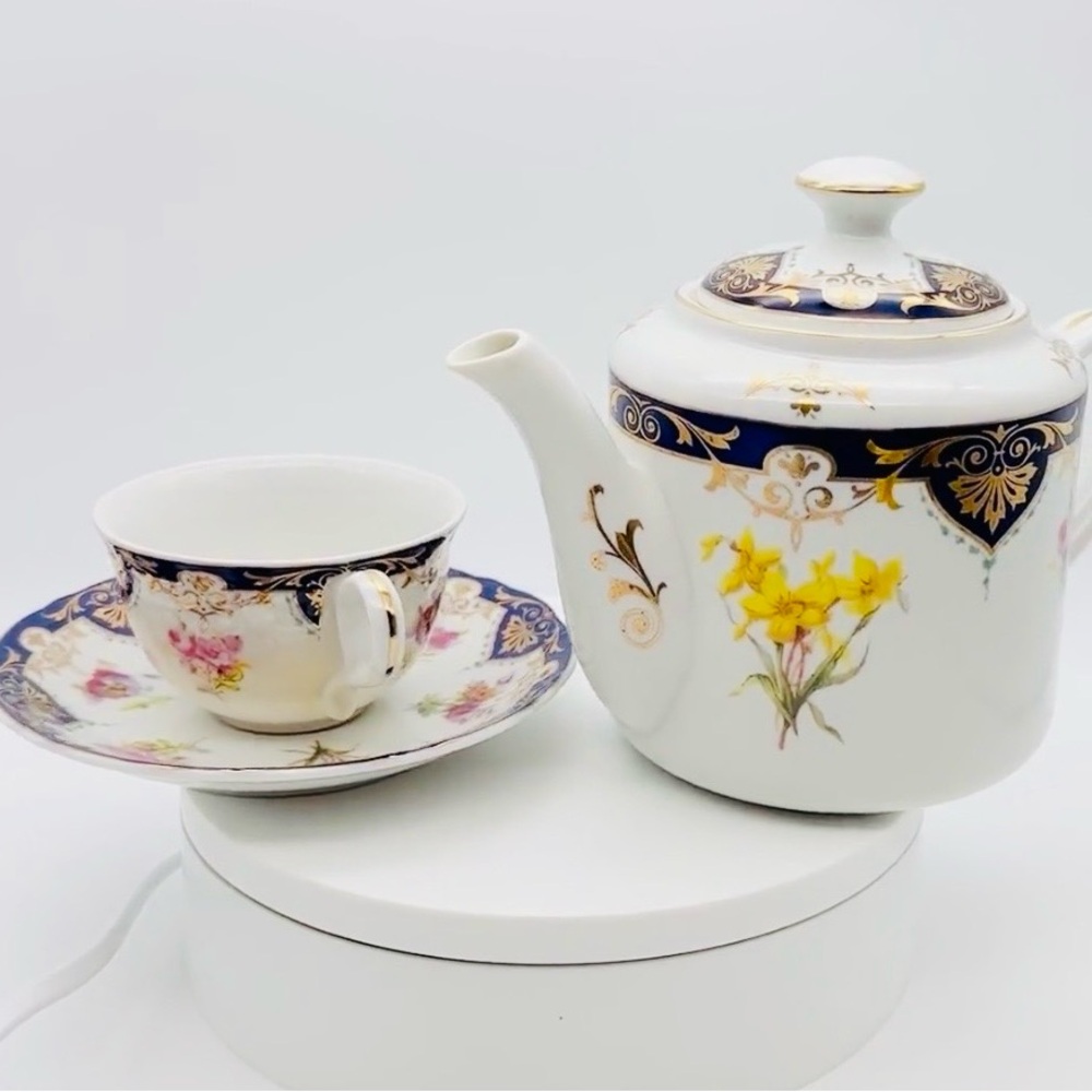 VINTAGE Biltmore Estate Teapot, Cup and Saucer
